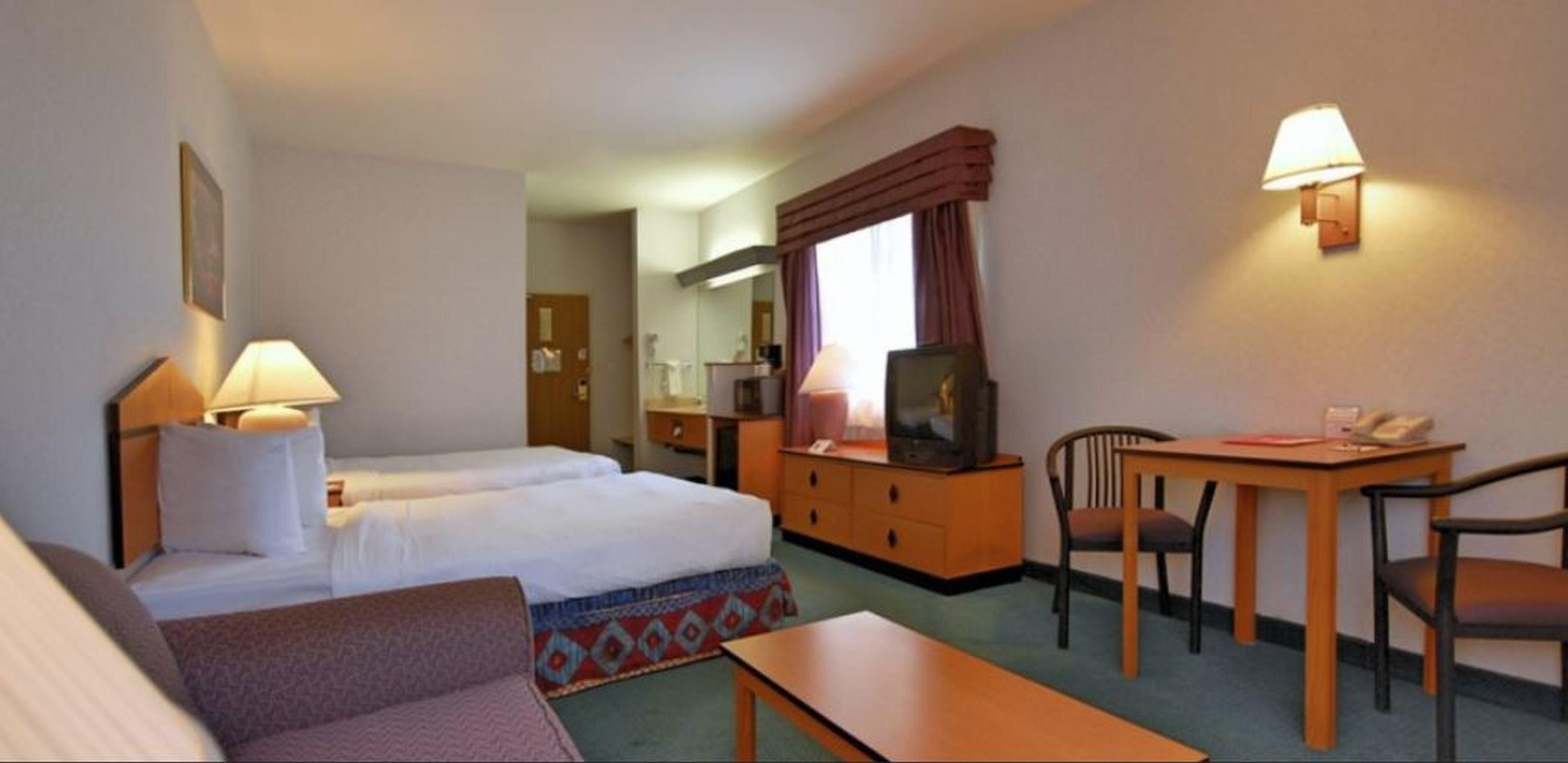 Quality Inn & Suites Denver Airport - Gateway Park Aurora Dış mekan fotoğraf
