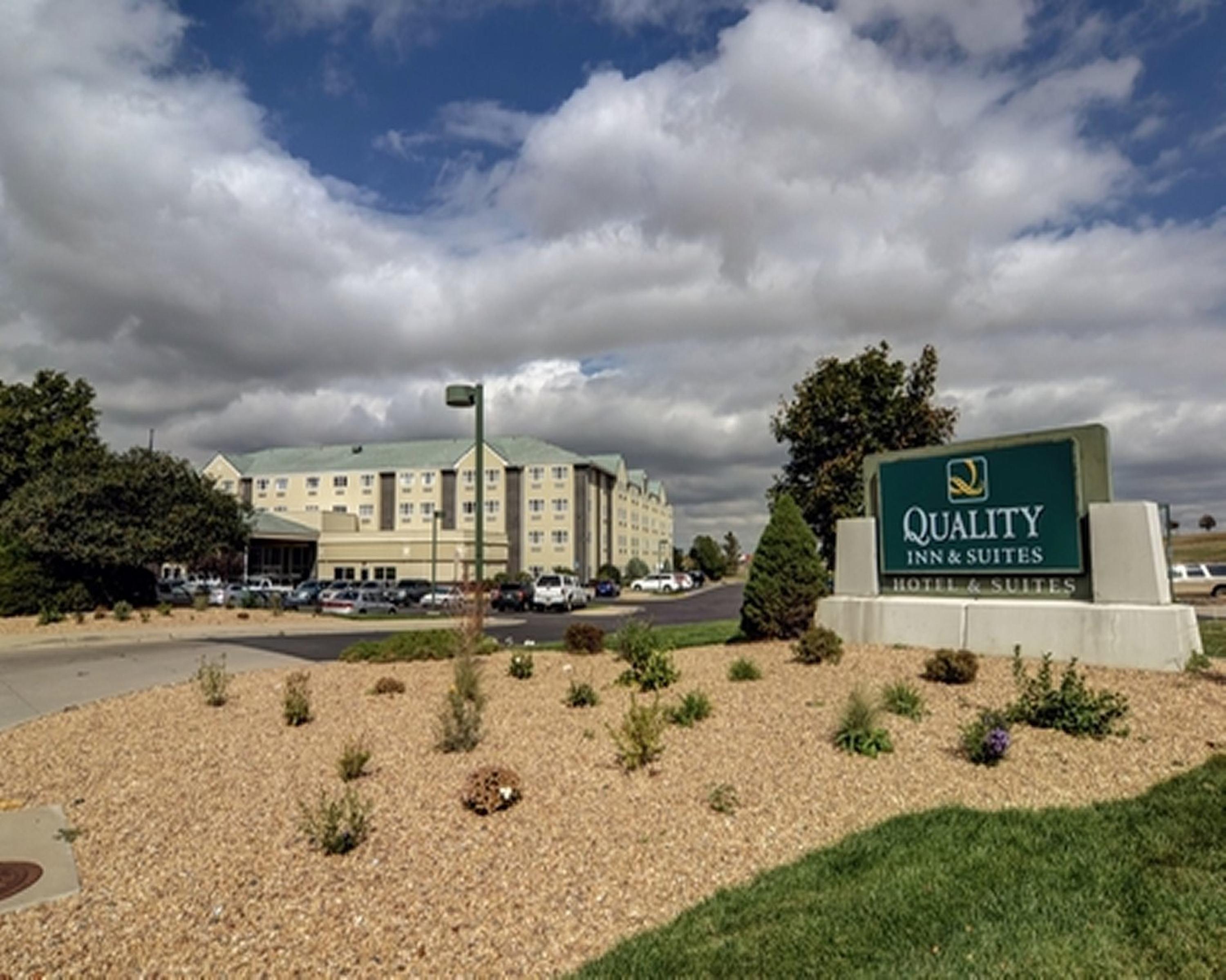 Quality Inn & Suites Denver Airport - Gateway Park Aurora Dış mekan fotoğraf