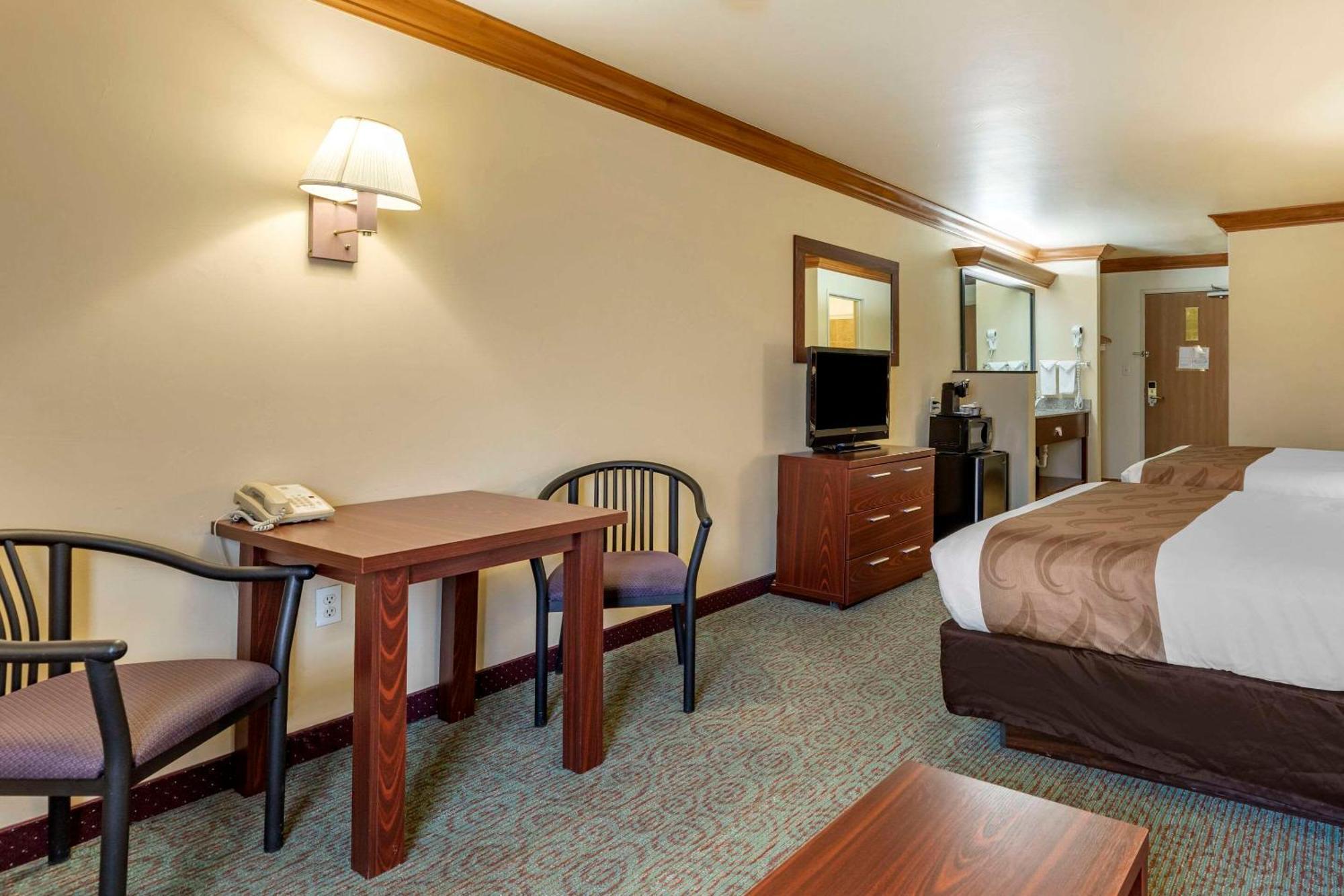 Quality Inn & Suites Denver Airport - Gateway Park Aurora Dış mekan fotoğraf