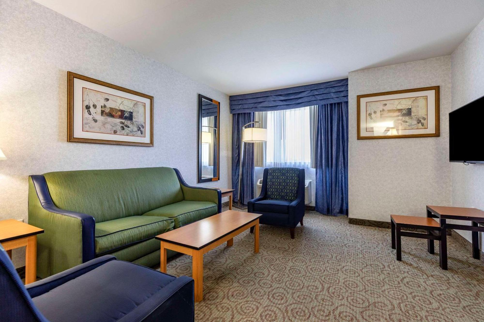 Quality Inn & Suites Denver Airport - Gateway Park Aurora Dış mekan fotoğraf
